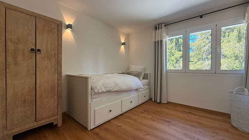 Chambre 1 (Lit simple - Rez supérieur) / Bedroom 1 (Single bed - Upper level) / Camera da letto 1 (Letto singolo - Piano terra superiore)