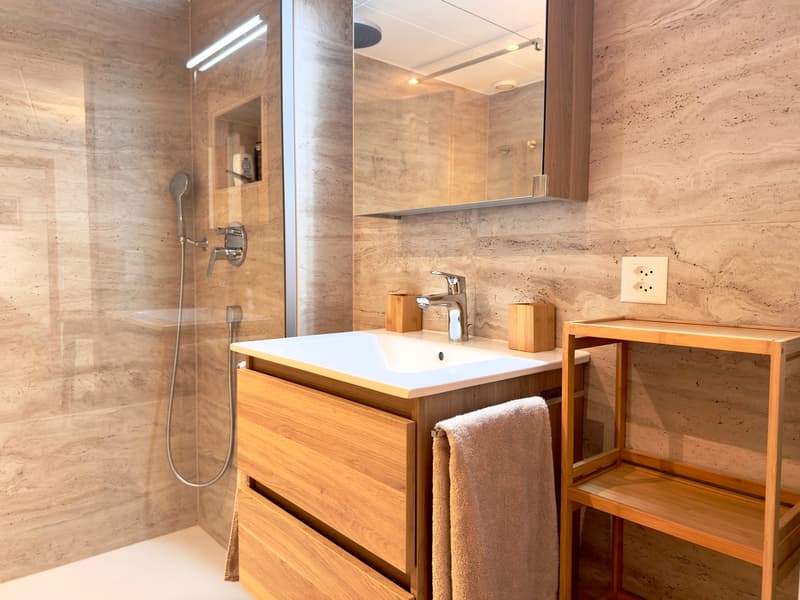 salle de douches / shower room / sala docce