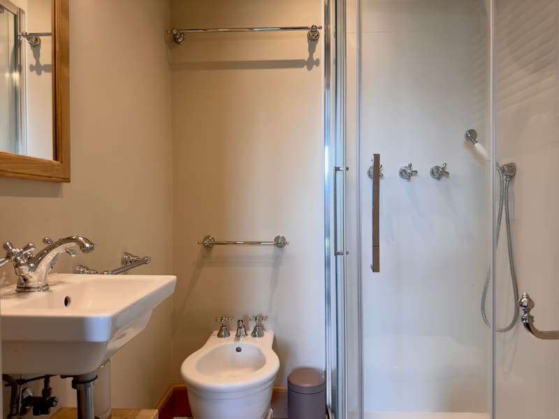 Salle de douches chambre double