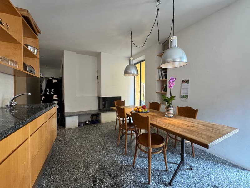 Esclusivo appartamento 5.5 in edificio storico a Lugano Carona (6)