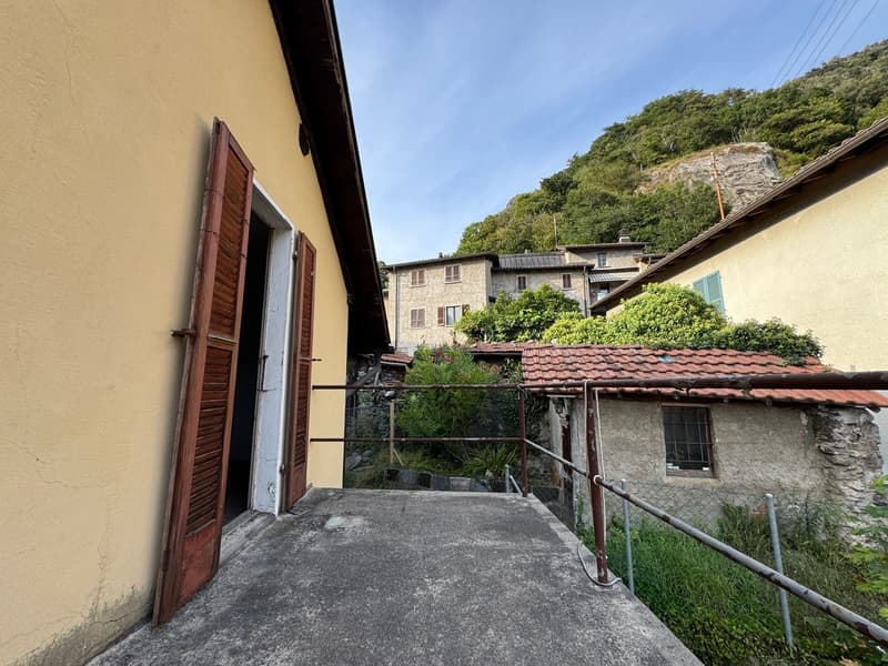 Casa unifamiliare da nucleo da ristrutturare a Bironico (2)