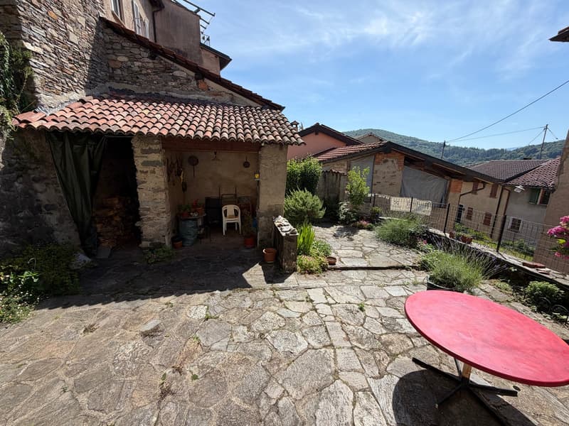 Grande casa da nucleo 4.5 loc. con giardino a Breno Alto Malcantone (7)
