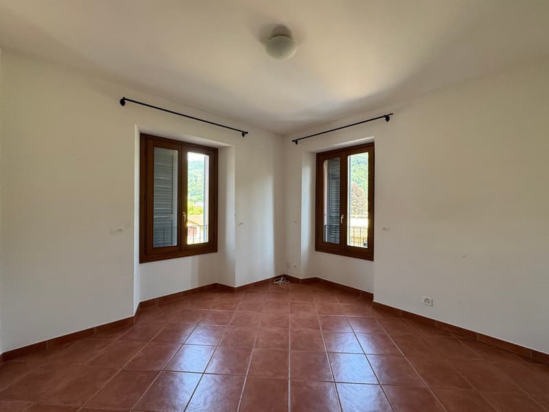 Grande appartamento duplex di 4.5 locali in casa storica a Barbengo (9)