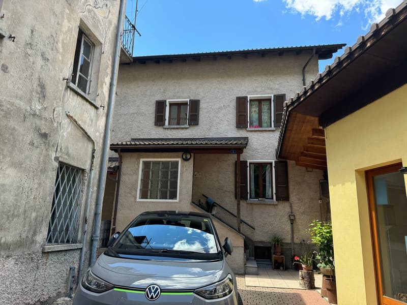 Casa 5.5 locali e un monolocale affittato nel nucleo di Biasca (9)