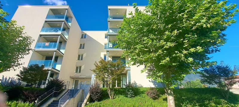 Moderno appartamento 3.5 locali con vista panoramica a Balerna (1)