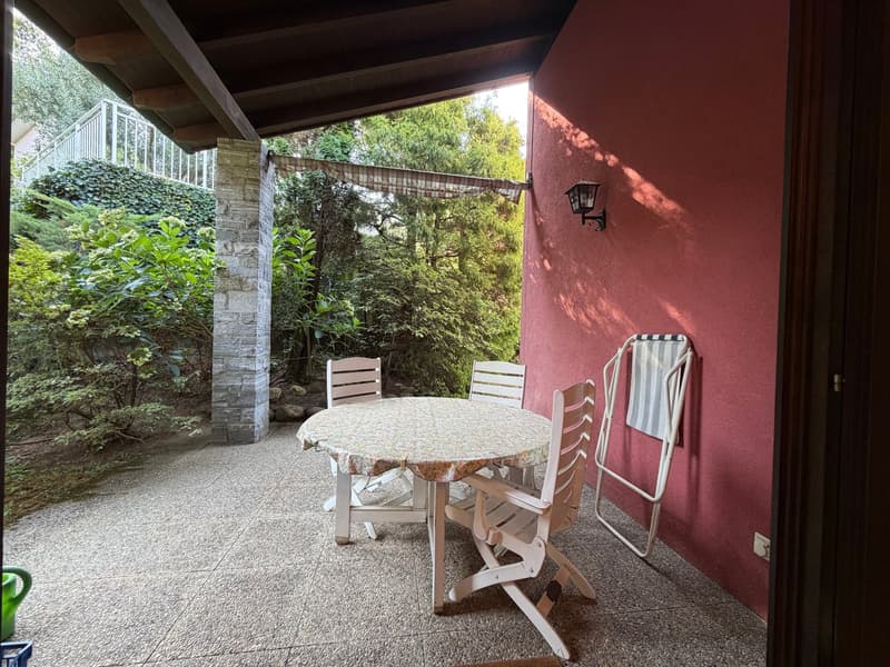 Grande villa signorile anni 70 di 7.5 locali con piscina a Lugano Cadro (9)