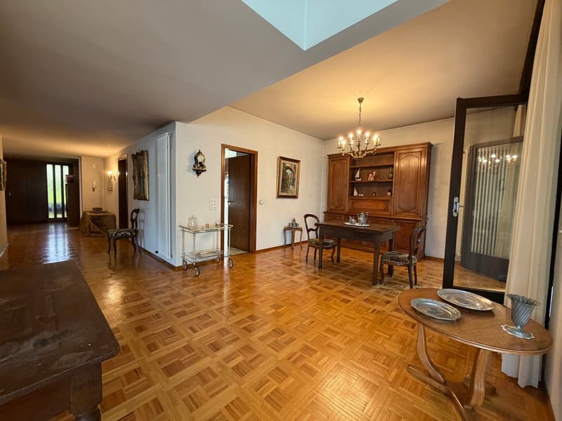 Grande villa signorile anni 70 di 7.5 locali con piscina a Lugano Cadro (7)