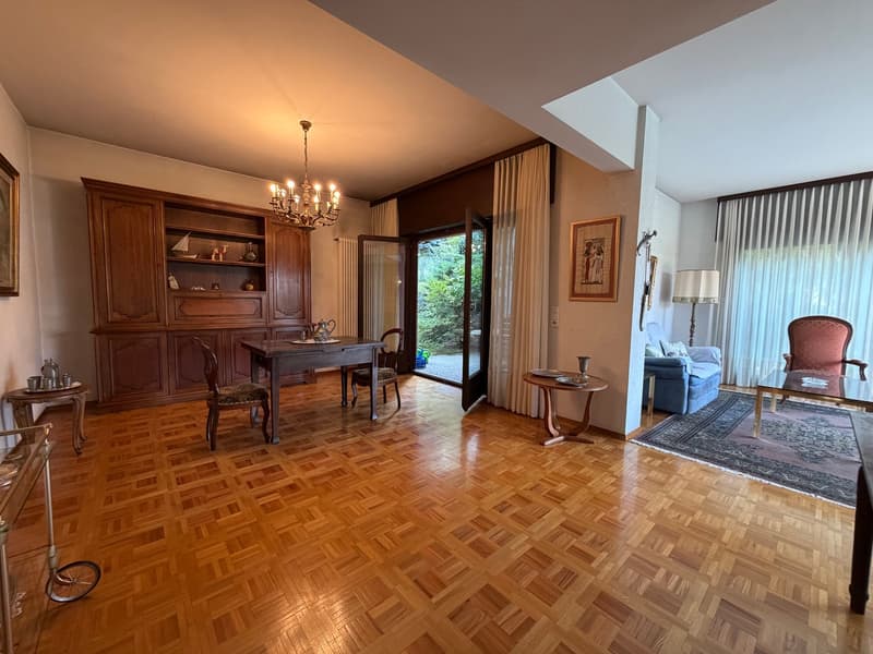 Grande villa signorile anni 70 di 7.5 locali con piscina a Lugano Cadro (3)