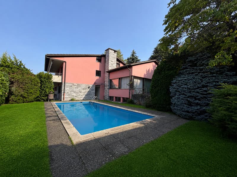Grande villa signorile anni 70 di 7.5 locali con piscina a Lugano Cadro (16)