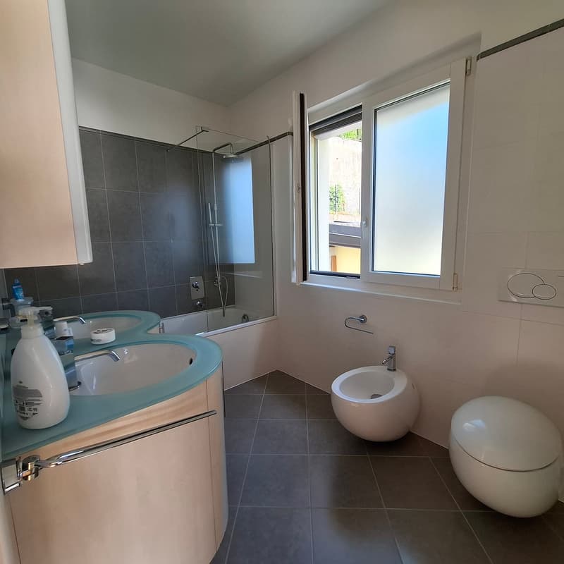 Incantevole casa unifamiliare 4.5 con vista lago a Bissone (9)