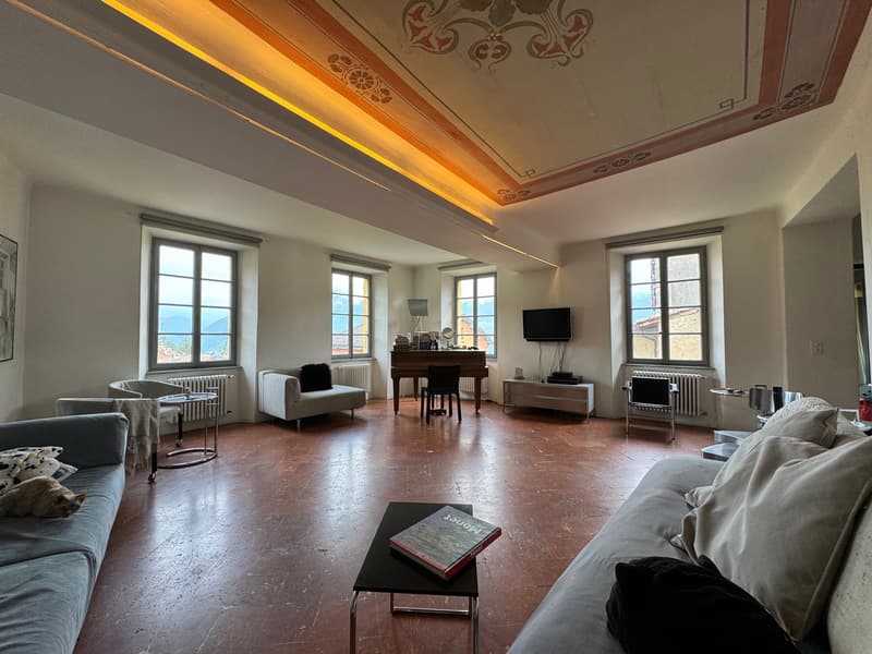 Esclusivo appartamento 5.5 in edificio storico a Lugano Carona (2)
