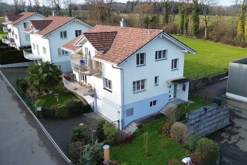 Grosszügiges Einfamilienhaus an der Landwirtschaftszone