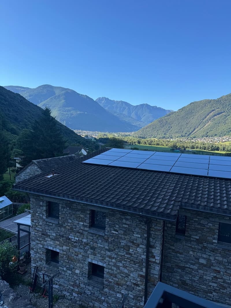 Casa bifamiliare con vista sulle montagne a Claro (16)
