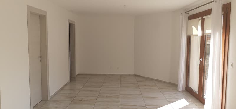 Casa bifamiliare con vista sulle montagne a Claro (10)