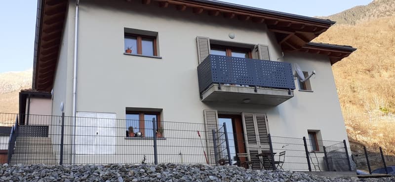 Casa bifamiliare con vista sulle montagne a Claro (4)
