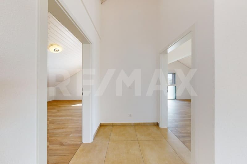 Moderne : 3.5Zimmer-Dachwohnung mit Weitsicht in Golaten (Kallnach) (7)