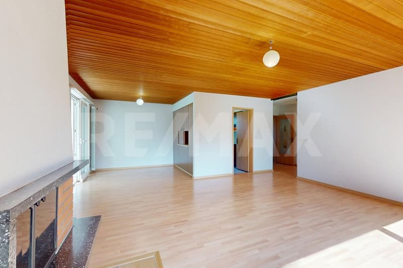 Freistehendes 6.5 Zimmer-Einfamilienhaus mit Charme in Schüpfen! (4)
