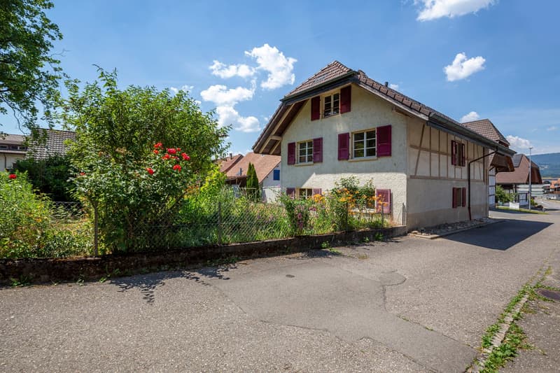 Stöckli mit 2 Wohnungen und grossem Garten (12)