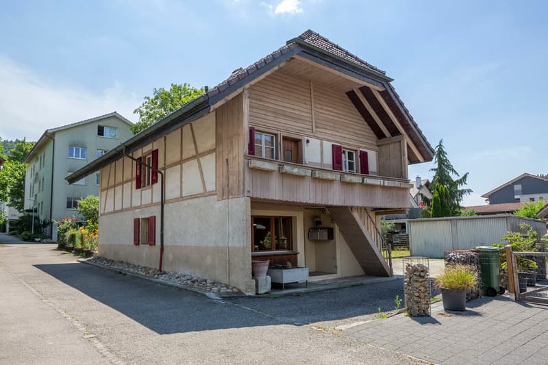 Stöckli mit 2 Wohnungen und grossem Garten (11)
