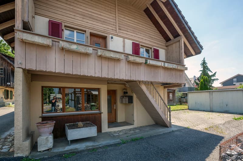 Stöckli mit 2 Wohnungen und grossem Garten (10)