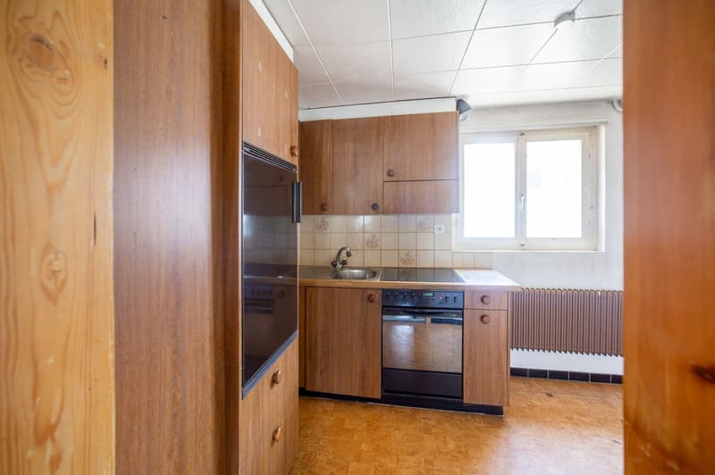 Stöckli mit 2 Wohnungen und grossem Garten (8)