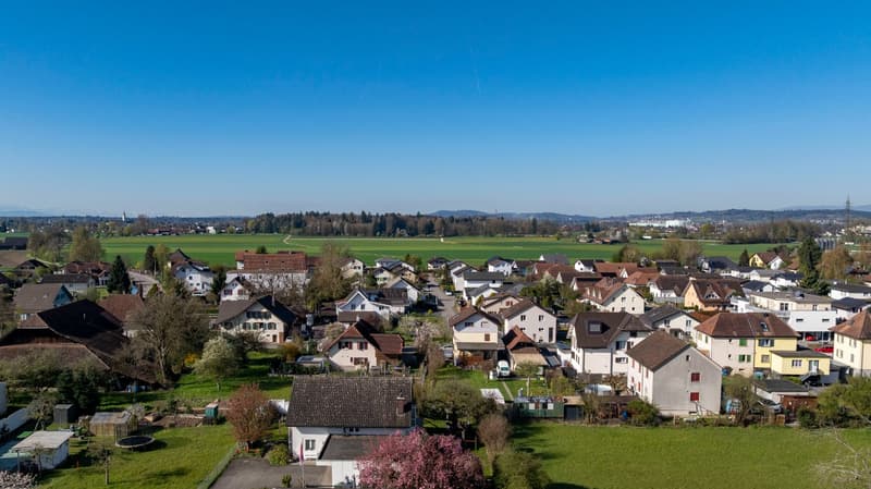 Charmantes Einfamilienhaus mit grossem Garten in Subingen (7)