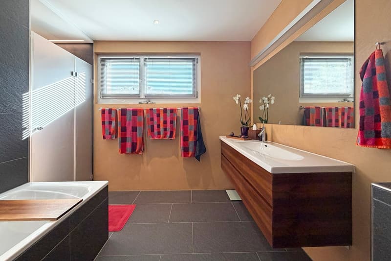 grosszügige 4.5- bis 5.5-Zimmer-Wohnung mit einem grossen Gartenbereich (16)
