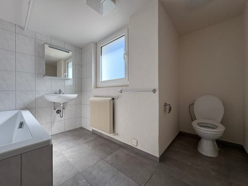 Renovierte 4.5 Zimmerwohnung im Erdgeschoss mit grosser Küche und Badezimmer (16)