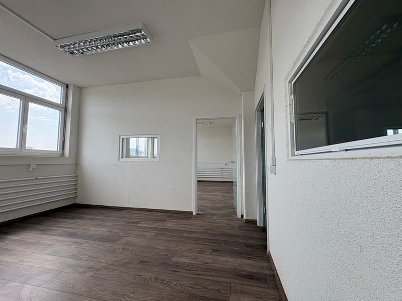 Gewerbefläche - nutzbar als Werkstatt, Ausstellung, Büro, Lager - nahe Autobahn (12)