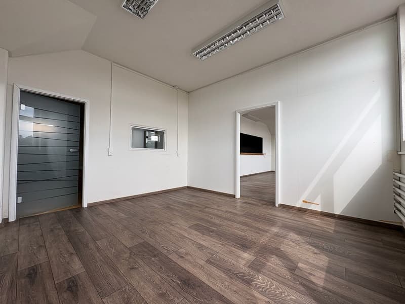 Gewerbefläche - nutzbar als Werkstatt, Ausstellung, Büro, Lager - nahe Autobahn (14)