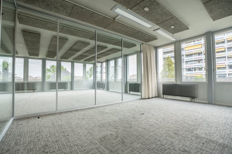 Arztpraxis - zentrale Lage - modernes Gebäude (4)