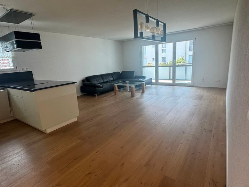Hochwertig ausgebaute 4.5-Zimmerwohnung mit Bastelraum und grossem Balkon (4)