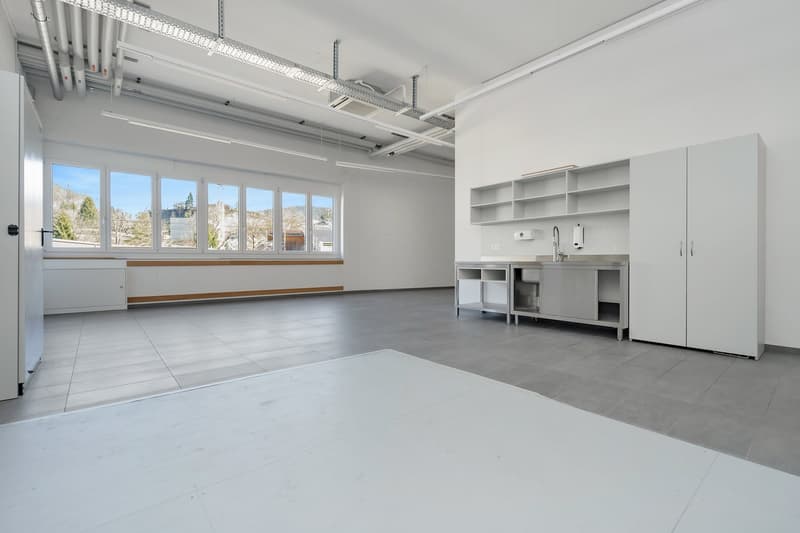 Bezugsbereite Ladenfläche - Shop in Shop Konzept für Käserei, Geschenkladen oder Gemüsehändler (6)