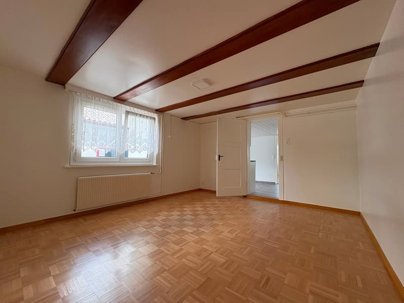 Preiswerte & gemütliche 3.5 Zimmerwohnung im Erdgeschoss mit grosser Küche (5)