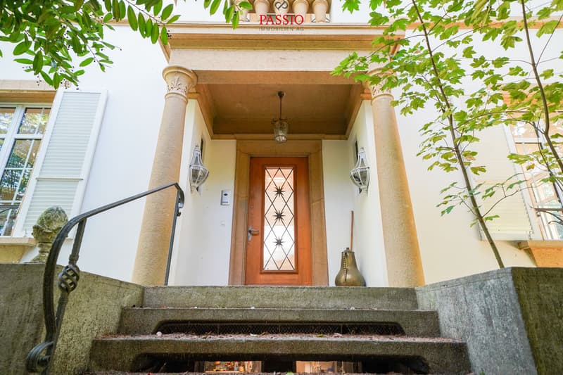 Herrschaftliches Wohnen in Biel: Luxuriöses 9,5-Zimmer Einfamilienhaus (12)