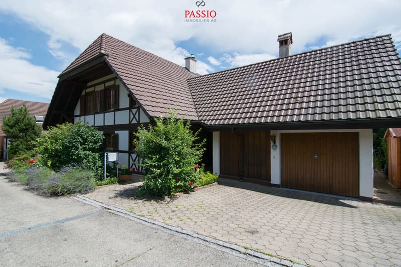 Large 8.5-room house with Alpine view and garden idyll (6)