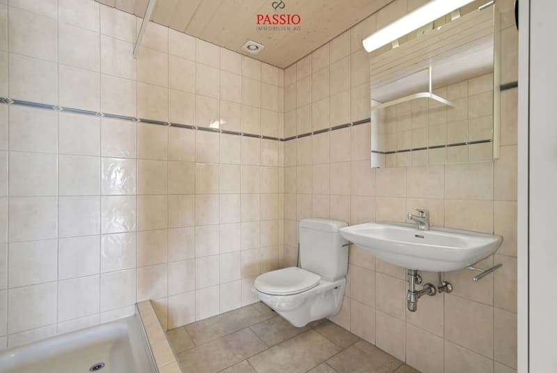 Grosszügige 3.5-Zimmer Duplex-Wohnung mit Sicht ins Grüne (8)
