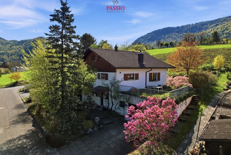 Charmantes 5.5-Zimmer Einfamilienhaus mit Weitsicht und grossem Garten (2)