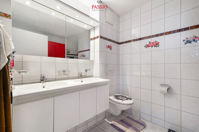 Large 5.5-room duplex apartment with elevator in prime location (10)