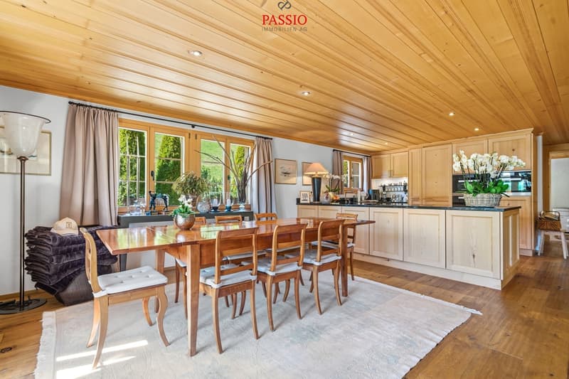 Chalet esclusivo di 8,5 locali con potenziale di dependance e giardino da sogno (5)