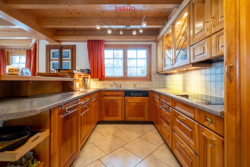 Maison en bois de mélèze alpine 6,5 pièces avec vue fantastique sur les montagnes (10)