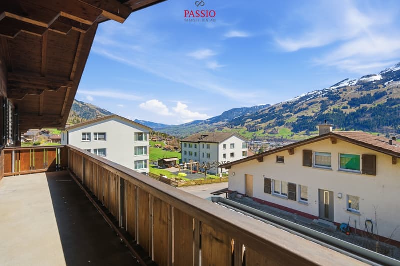 Grosszügige 5-Zimmer-Wohnung mit Alpensicht und privatem Garten (2)