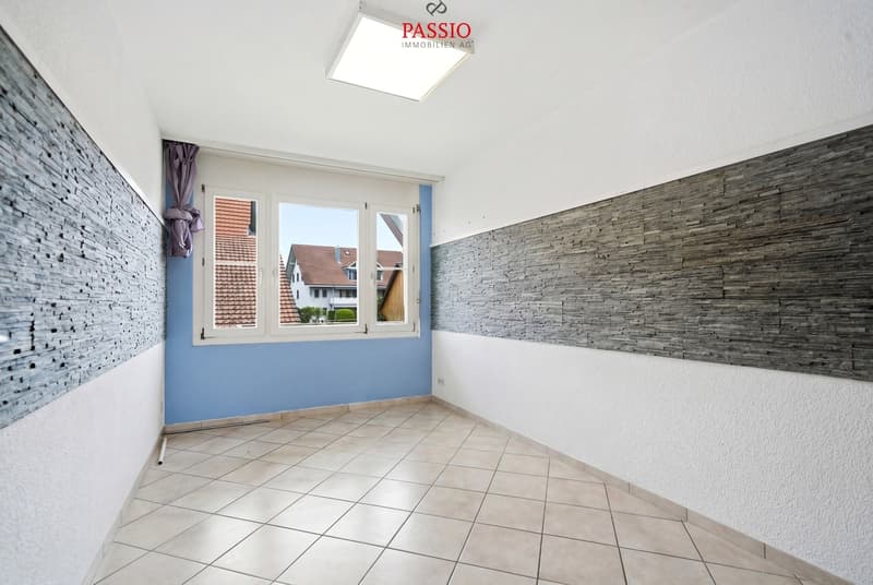 Helle 4.5-Zimmer-Wohnung mit Carport an zentraler & ruhiger Lage (13)