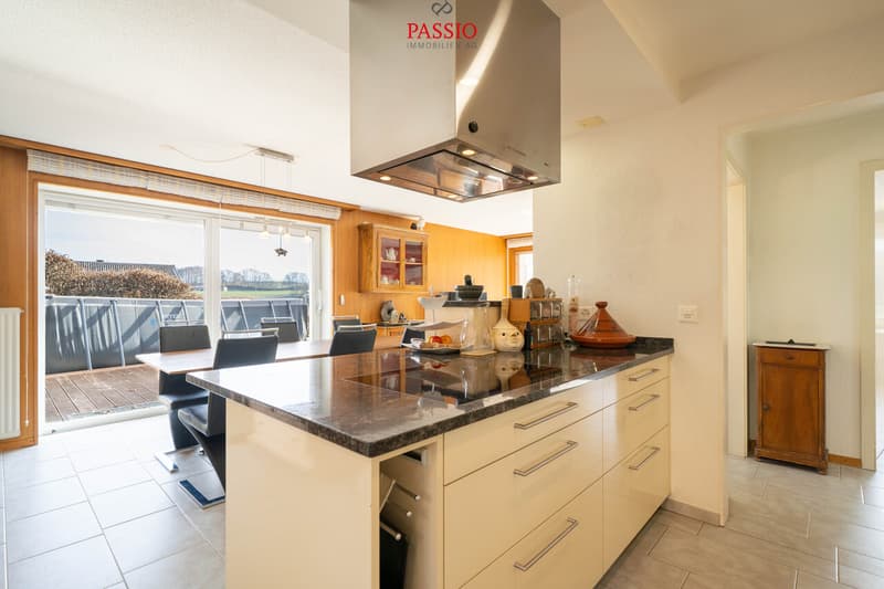 7-Zimmer 2-Familienhaus mit Studio, Gewerbefläche & Alpenblick (7)
