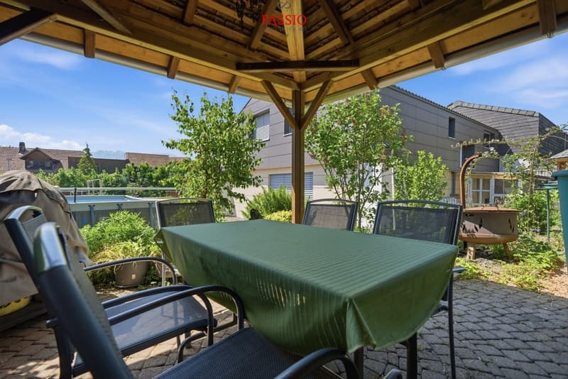 7-Zimmer 2-Familienhaus mit Studio, Gewerbefläche & Alpenblick (5)