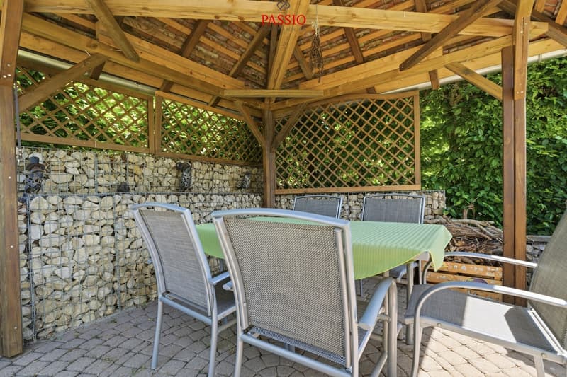 7-Zimmer 2-Familienhaus mit Studio, Gewerbefläche & Alpenblick (13)