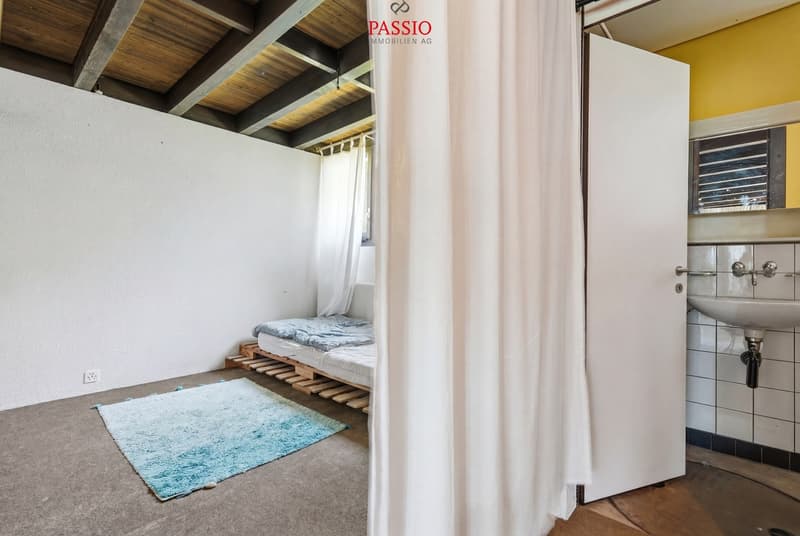 Charmantes Doppeleinfamilienhaus mit Garten und Ausbaupotenzial (12)