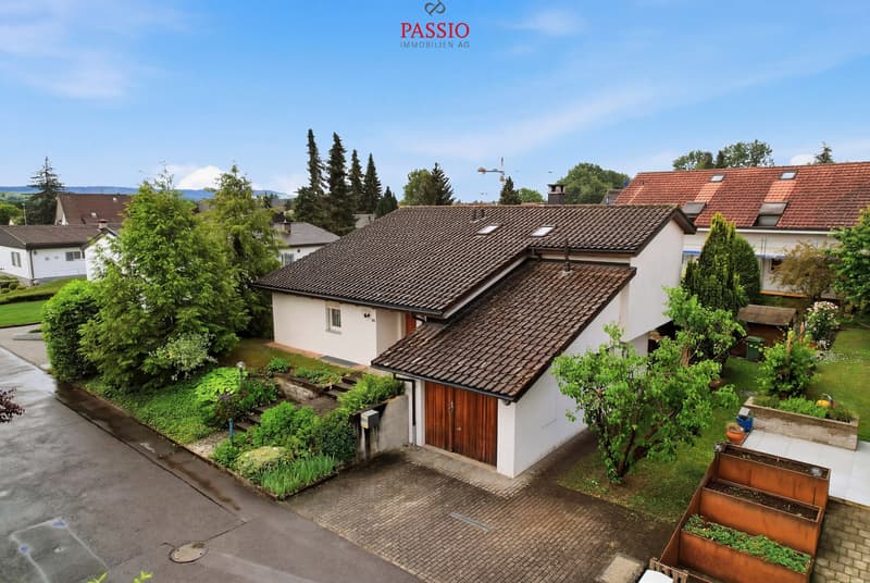 Charmantes 4,5-Zimmer-Einfamilienhaus mit Garten und Ausbaupotenzial (2)