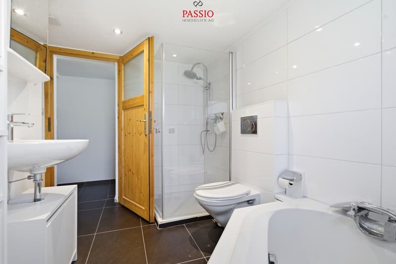Grosszügige 3.5-Zimmerwohnung mit Wintergarten und Terrasse (5)