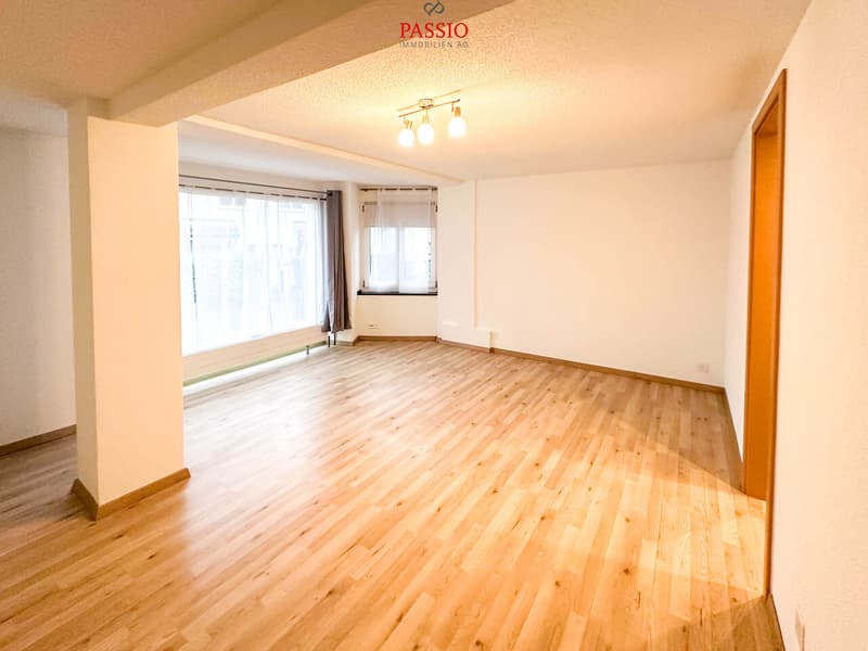 Grosszügige 3.5-Zimmerwohnung mit Wintergarten und Terrasse (10)